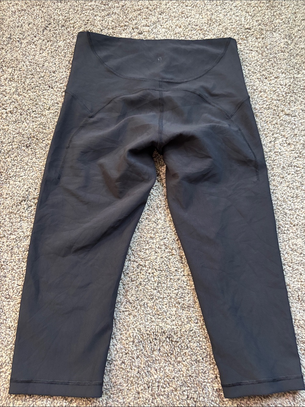 Lululemon Ribbed Contoured High Rise Crop *17" size 8 - Picture 5 of 6